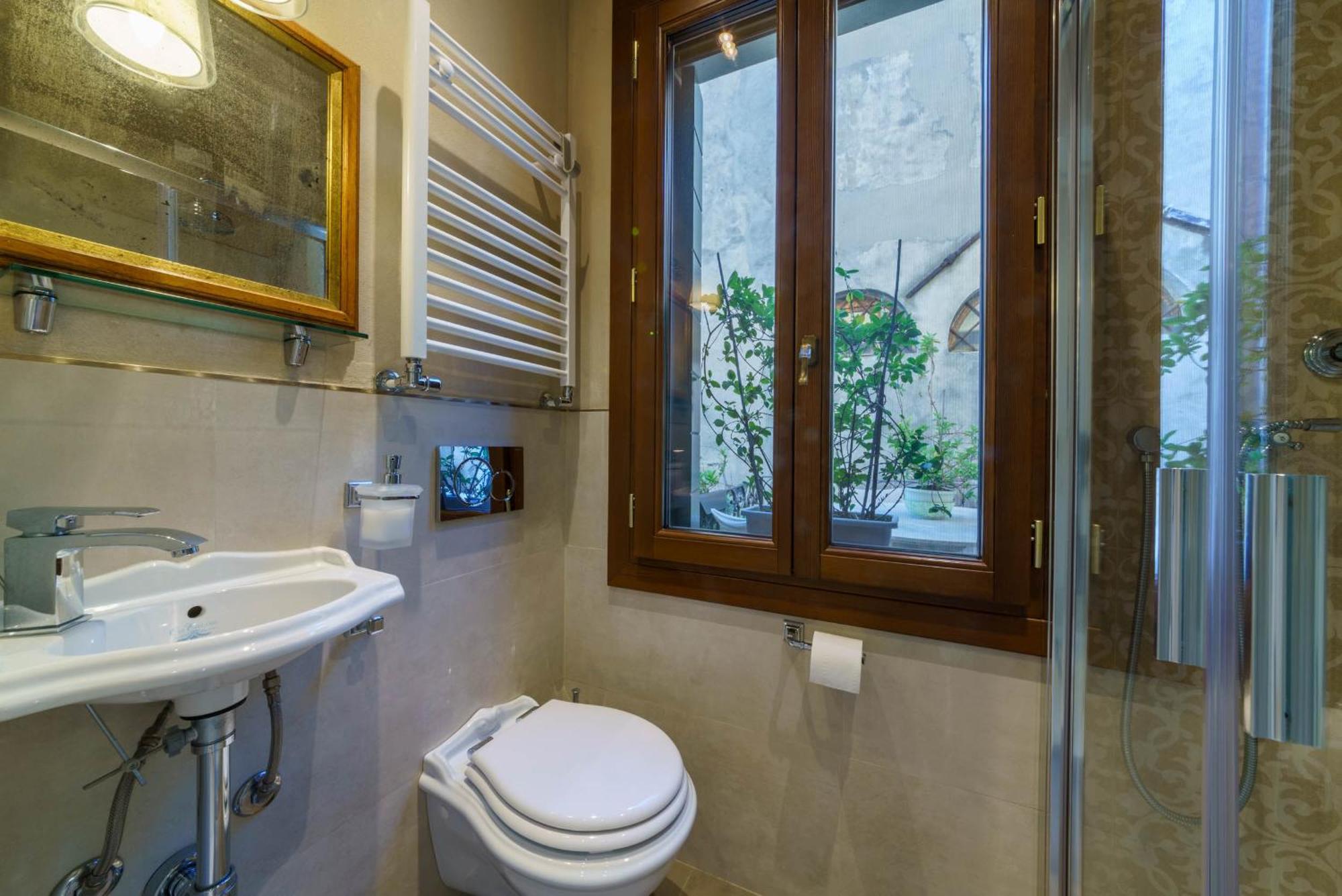 Casa Virginia Direct At The Canal Cannaregio With Own Roof Terrace Венеція Екстер'єр фото